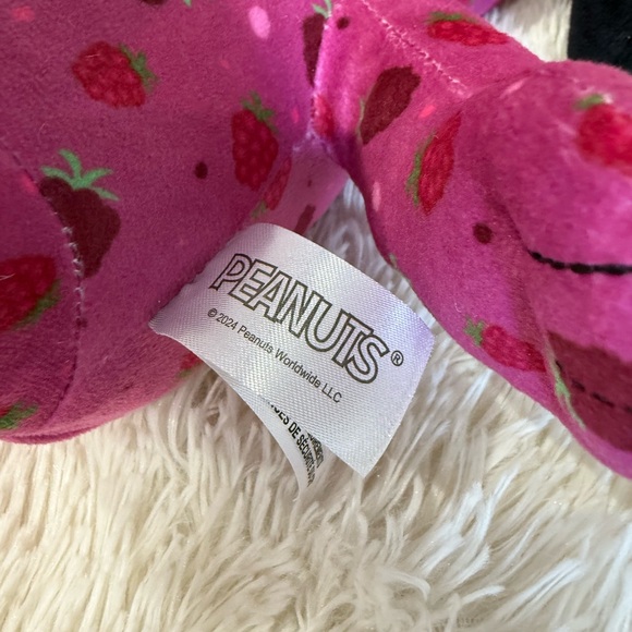 Peanuts Knotts Berry Farm Boysenberry Festival Snoopy Plush Toy Purple - Picture 7 of 8